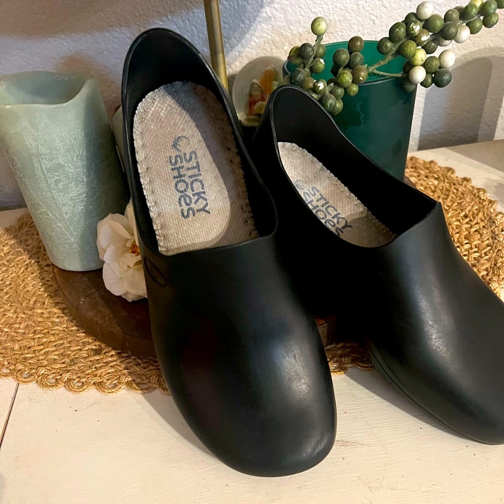 Sticky Shoes 6.5